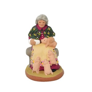Santon Tante Rose qui nourrit ses porcelets au biberon 6 cm