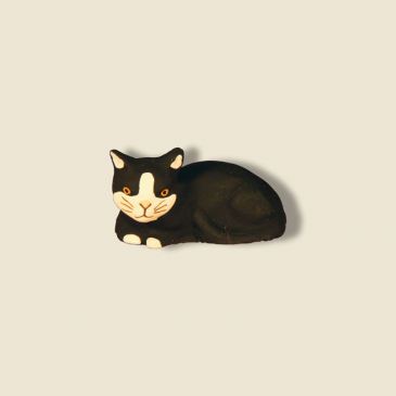 Cat lying down (black)